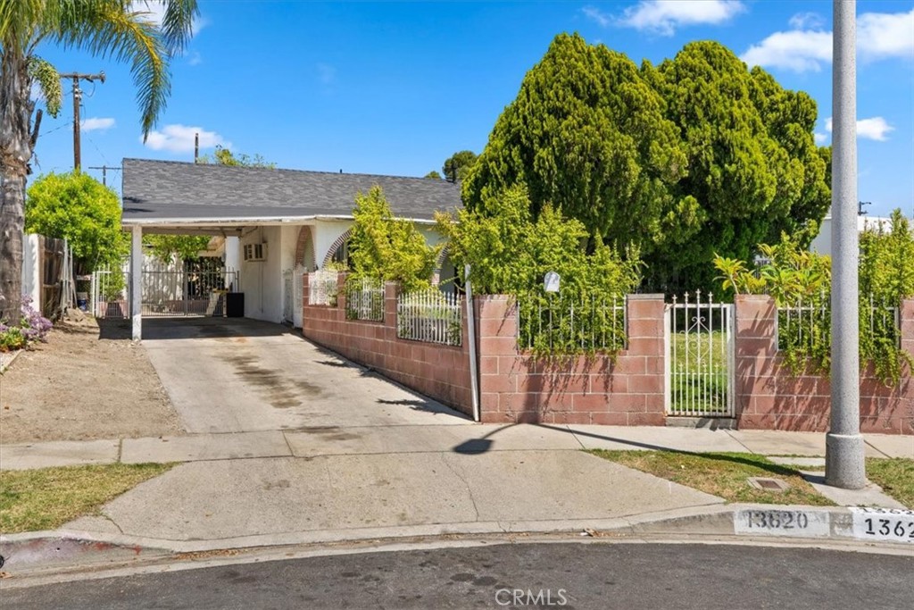 13620 Louvre Street