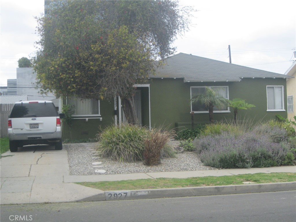 2927 Genesee Avenue