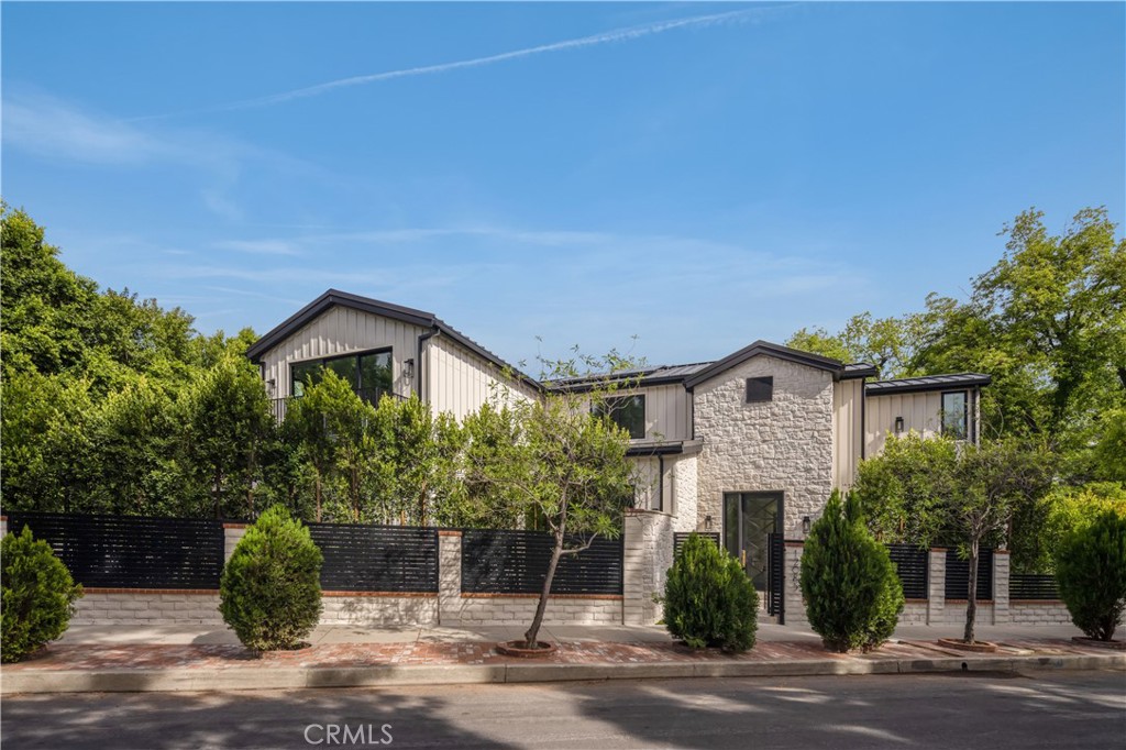 12085 Valleyheart Drive