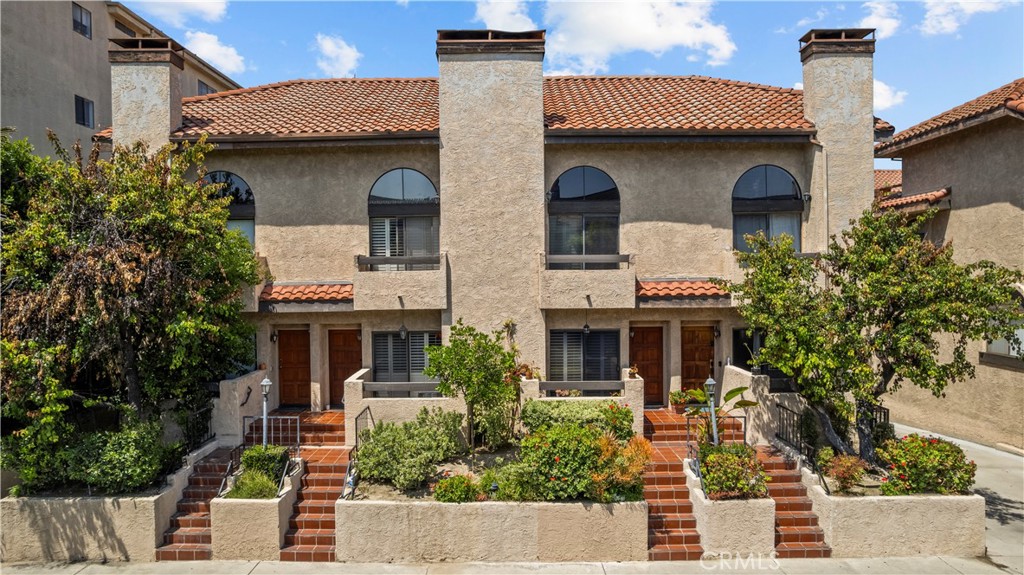 10929 Morrison
