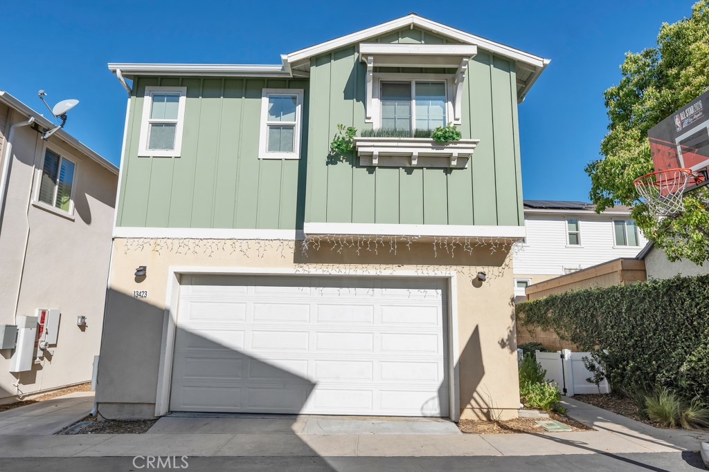 13423 Saddle Rock Place
