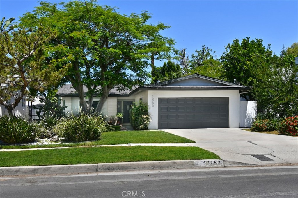 13753 Calvert