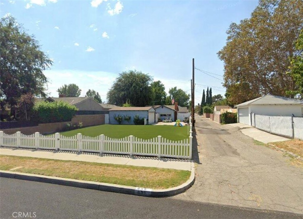 635 Beachwood