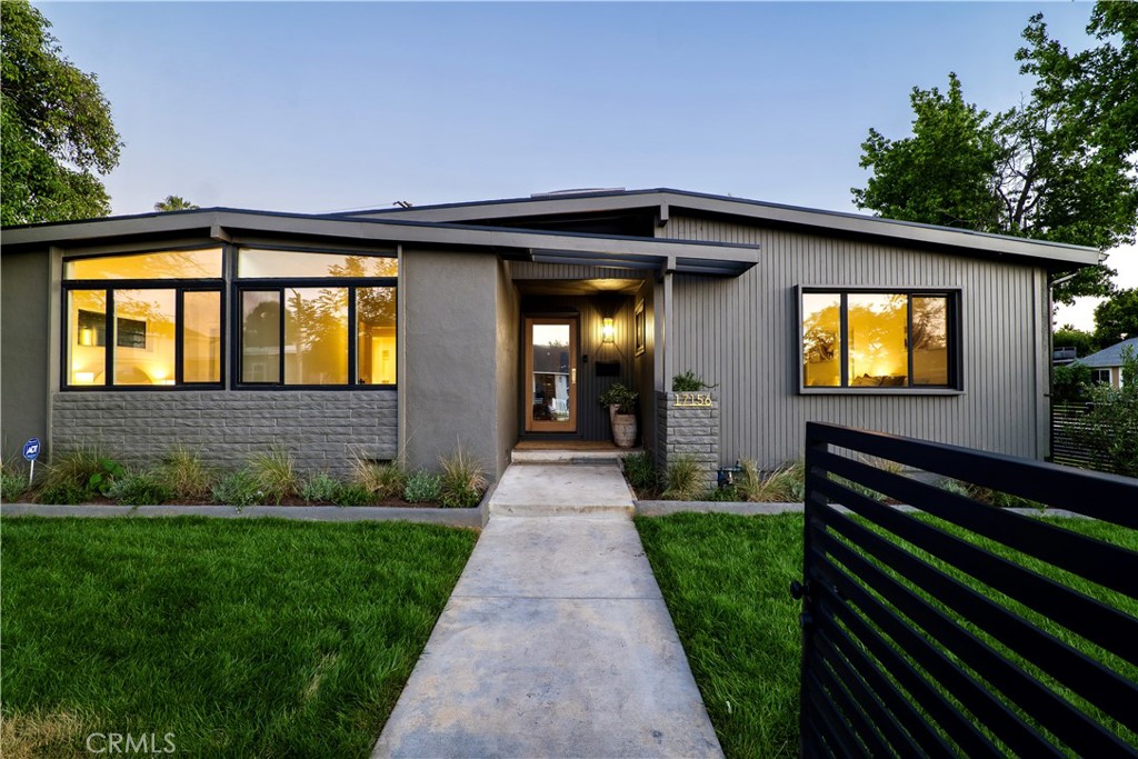 17156 Bullock