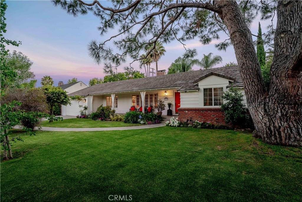 6843 Chisholm