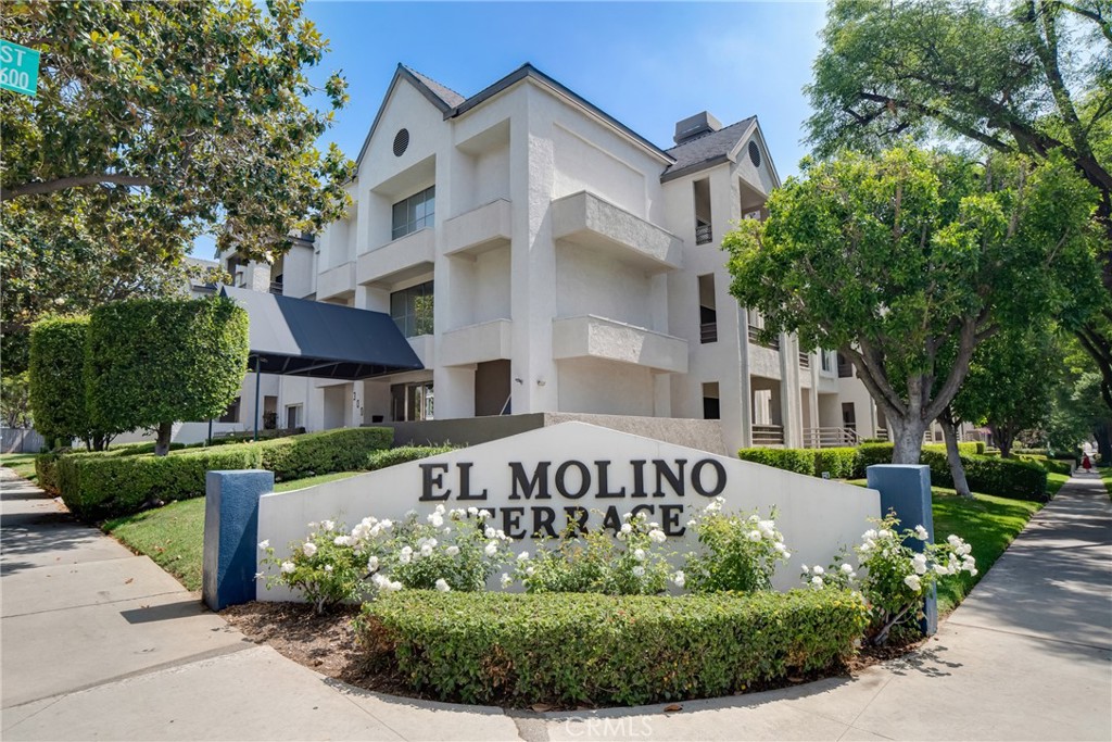 300 El Molino