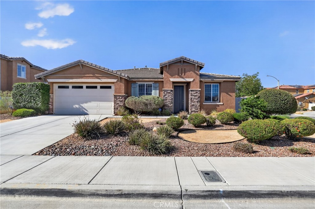 5821 Kingsbury