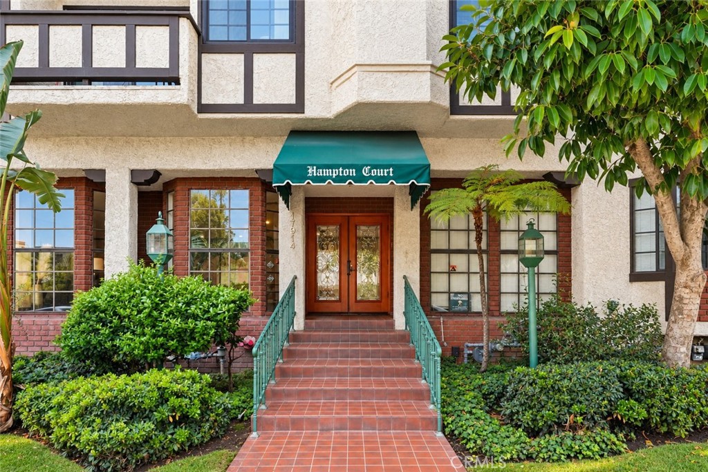 17914 Magnolia Boulevard