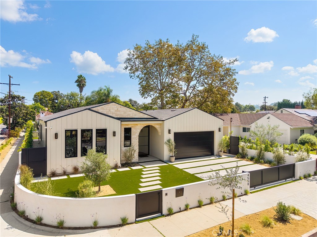 4558 Allott Avenue