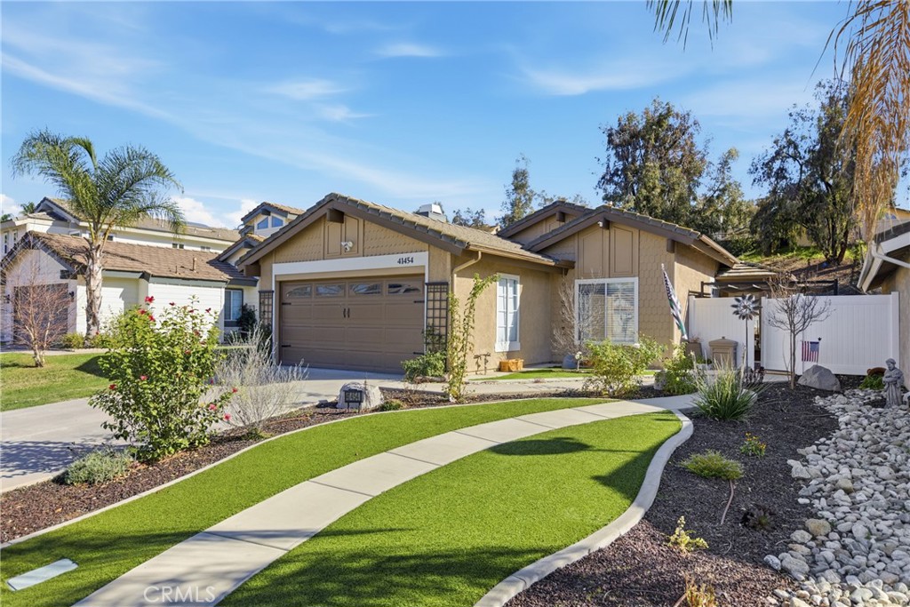 41454 Avenida De La Reina