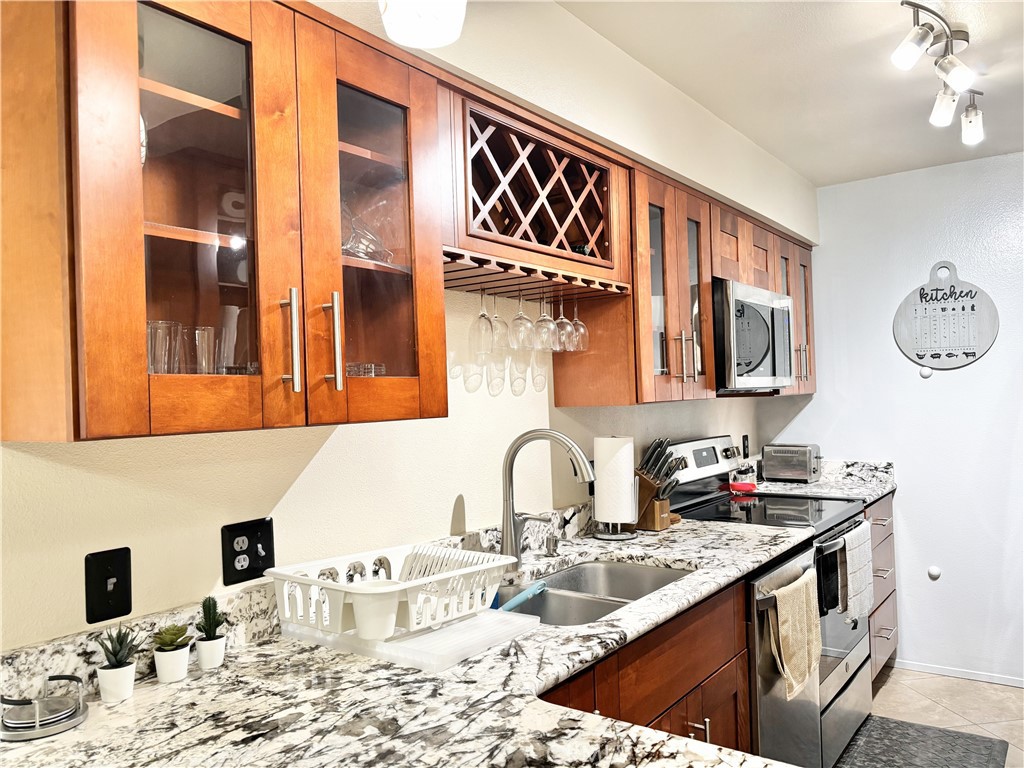 353 Hermosa Dr, 7C1