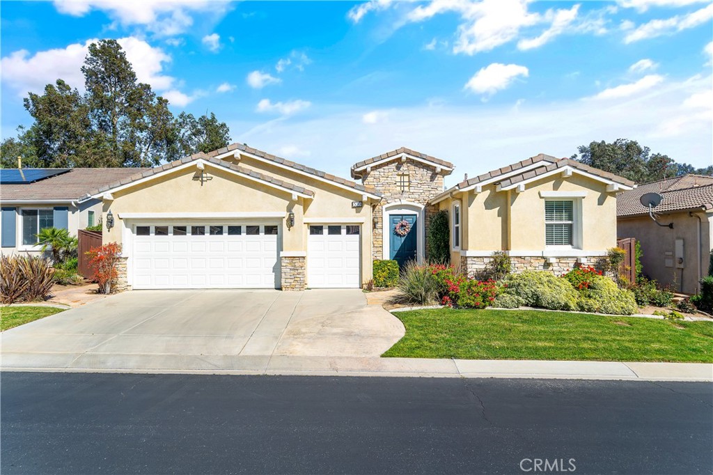 570 Olazabal Dr