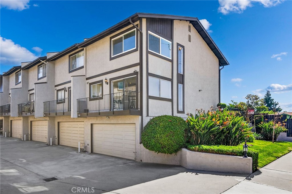 764 Glendora Avenue