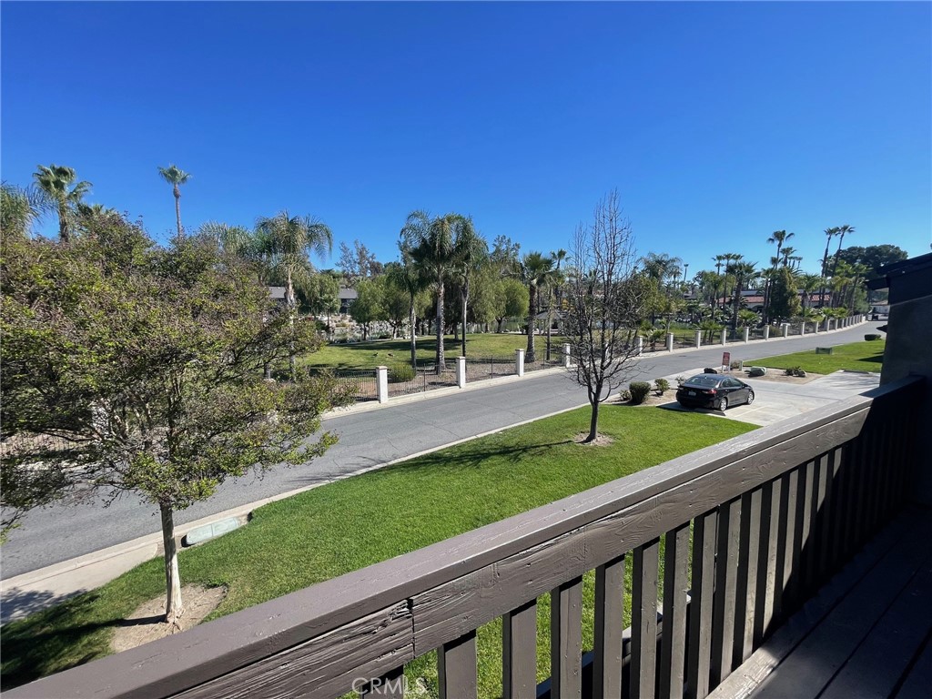 28741 Via Las Flores