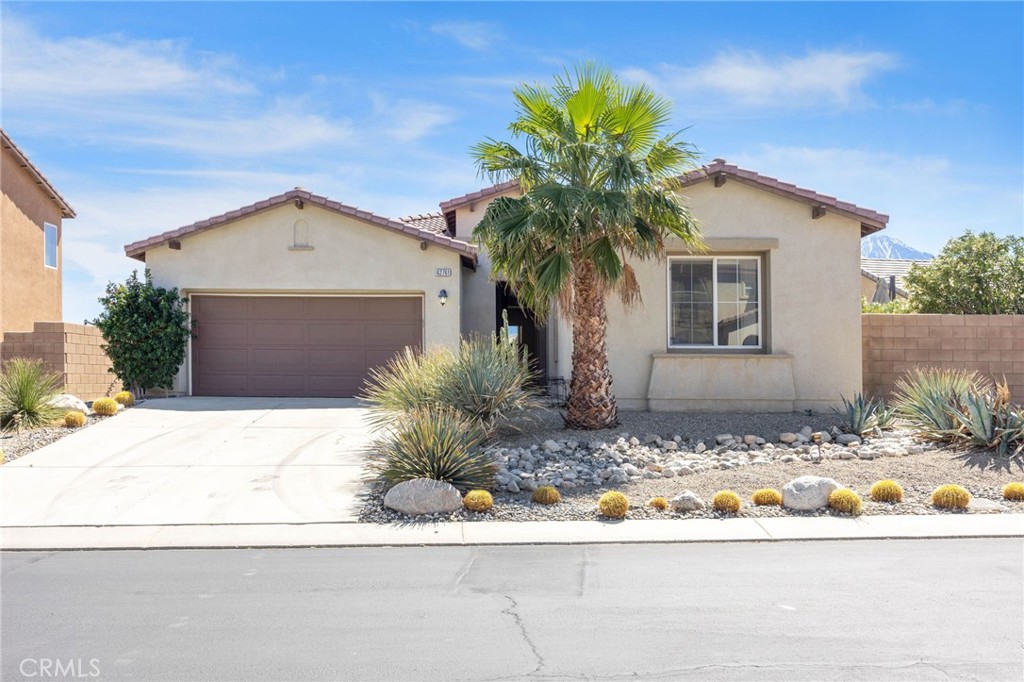 62761 Crescent