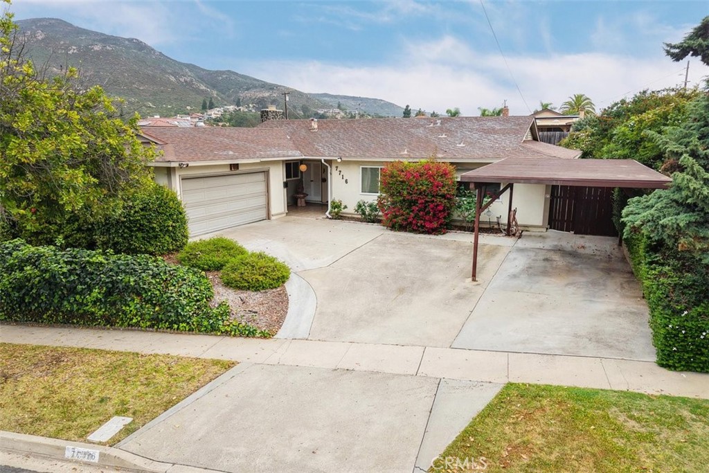 7716 Lake Adlon