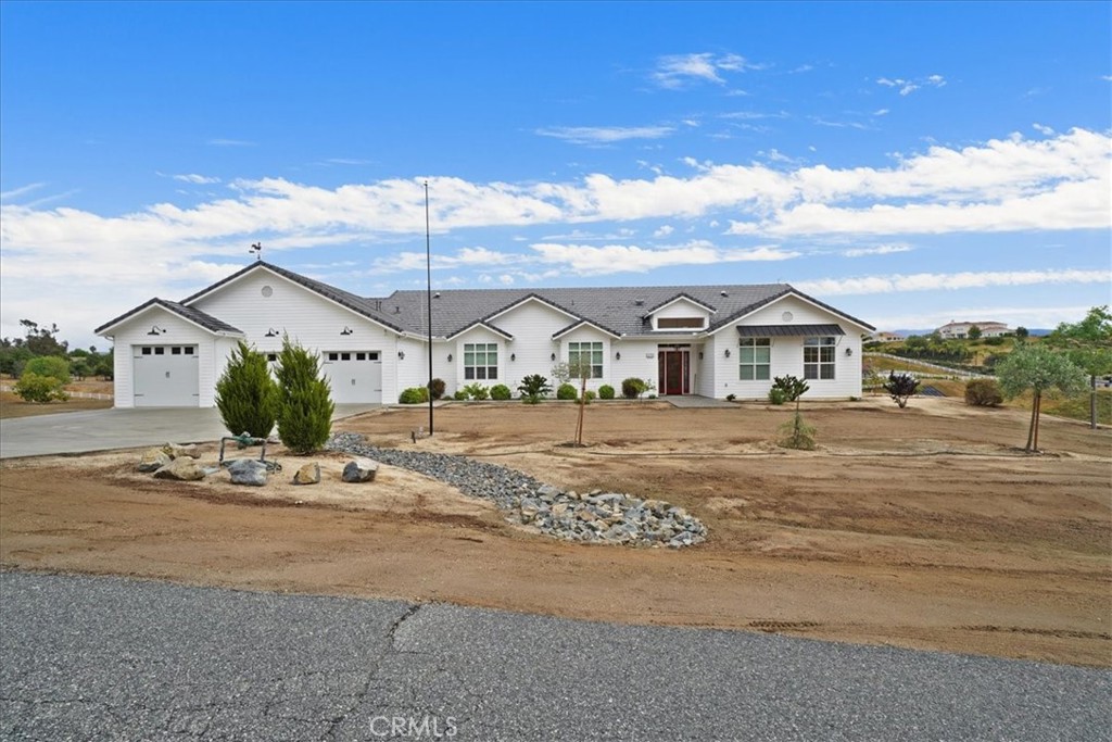 41799 Calle Contento