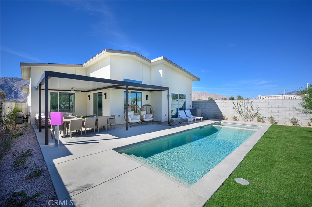 766 Flamingo Way