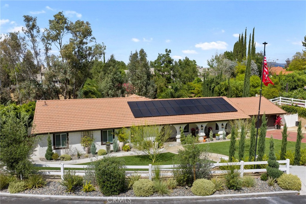 40895 Via Los Altos