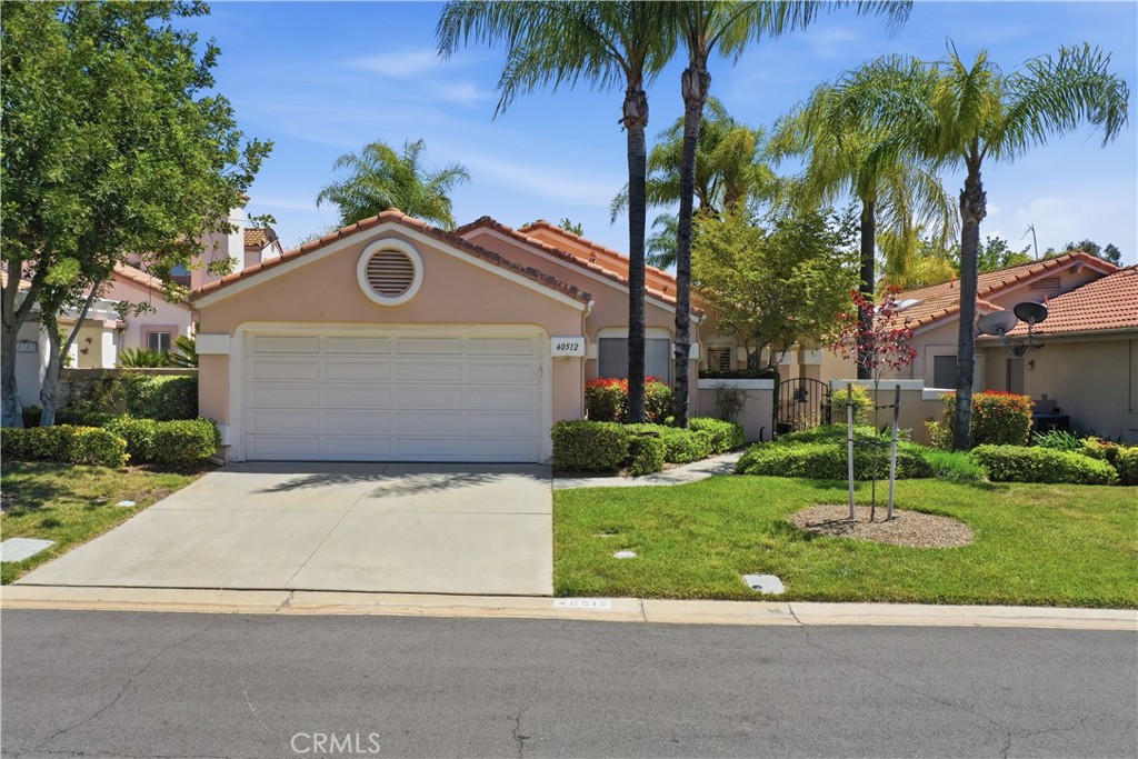 40512 Via Amapola