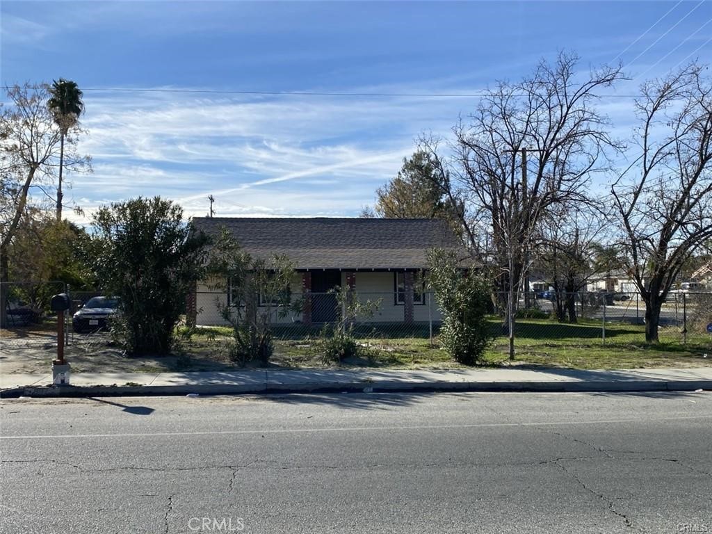 802 Main Street