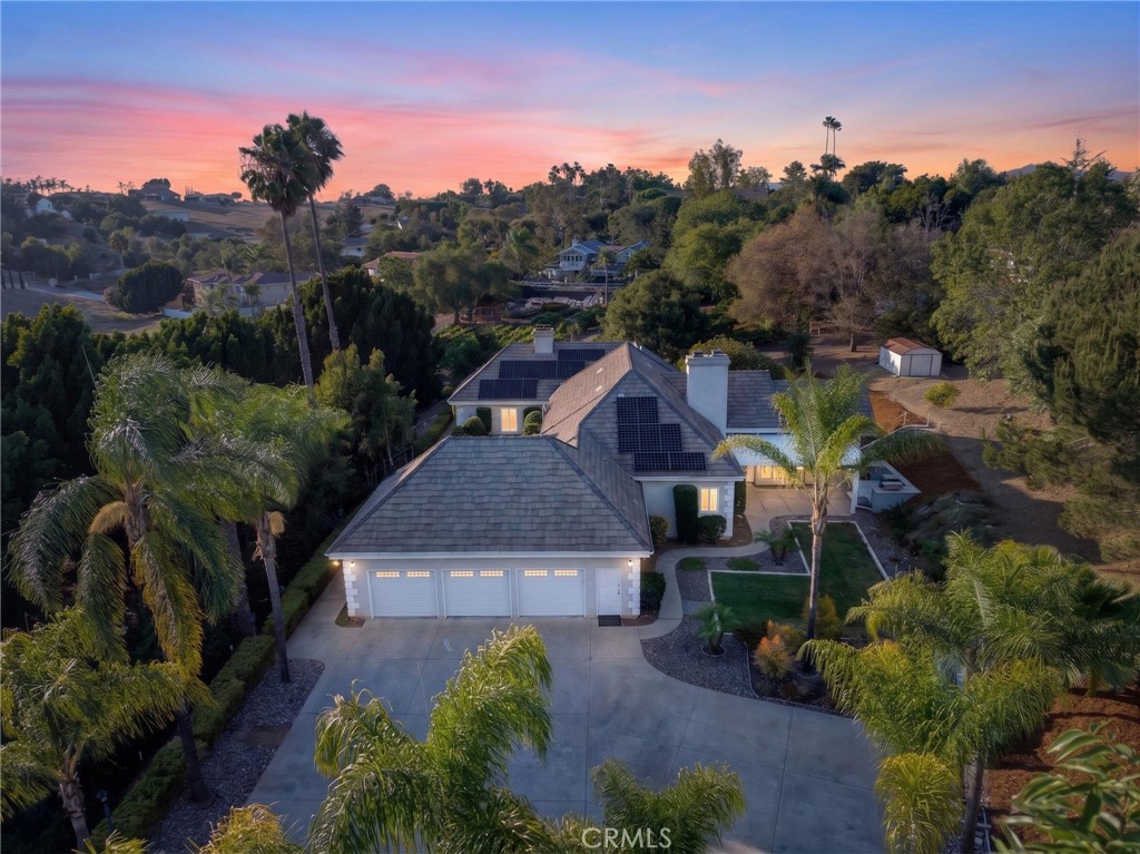 2098 Vista Valle Verde