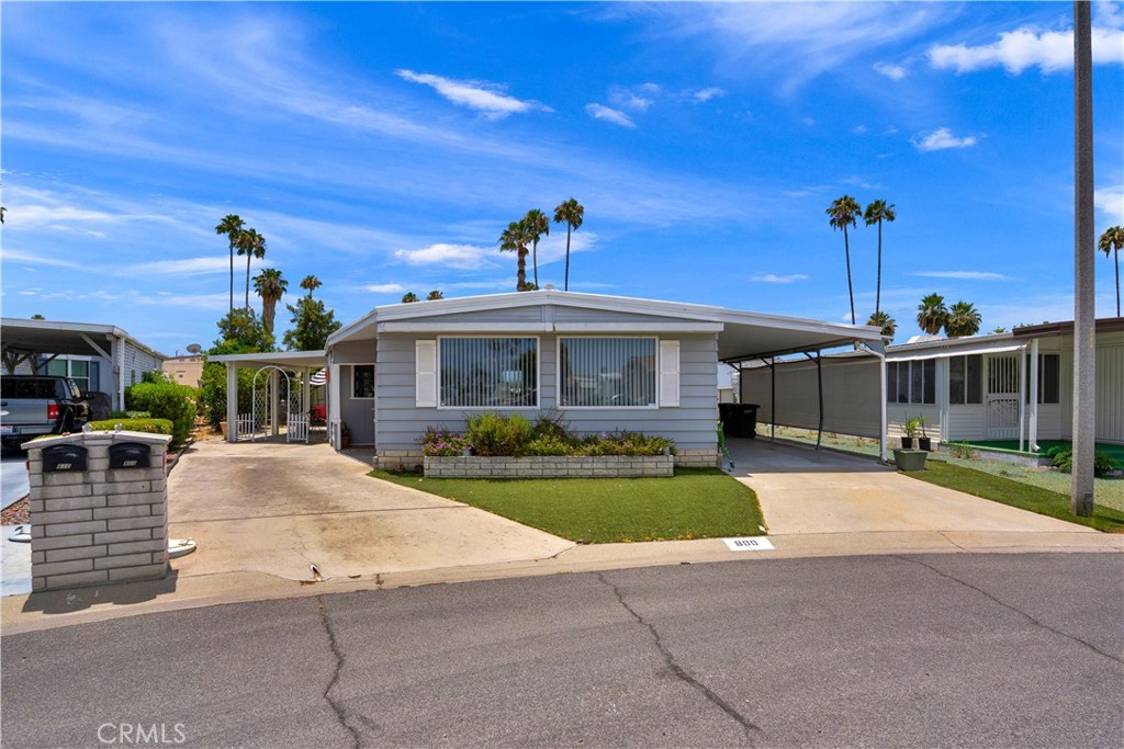 800 San Mateo