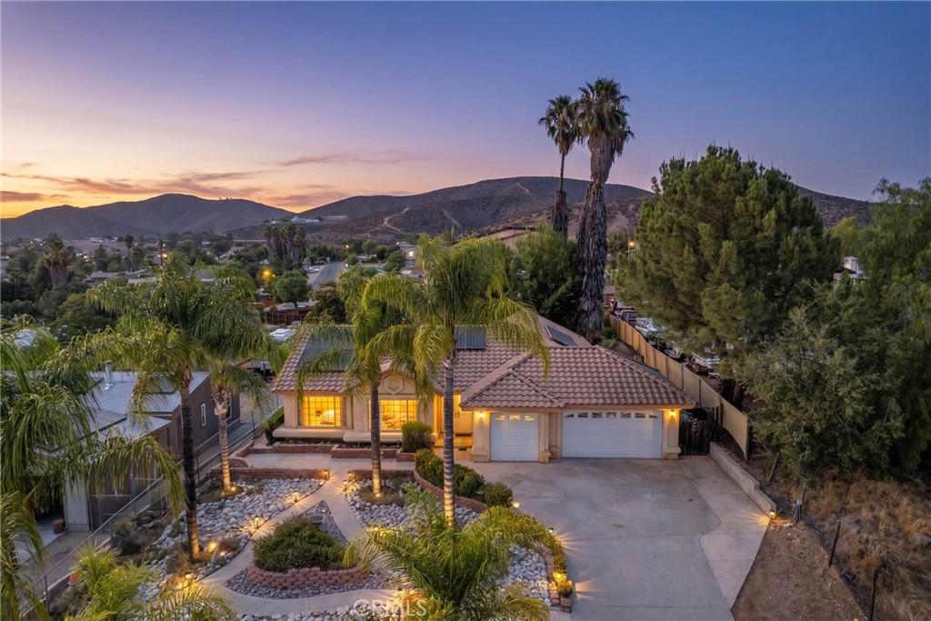 24380 Paseo Arroyo