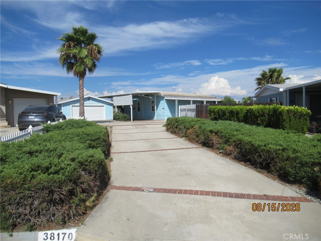 38170 Calle Arrebol