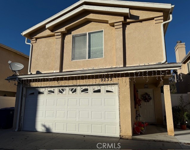 9233 Cedros