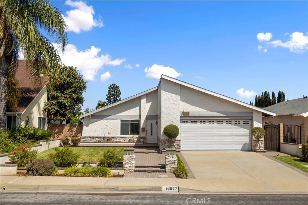 16577 Flower Glen
