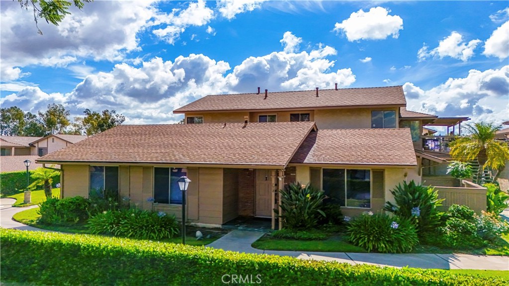 1425 Forest Glen