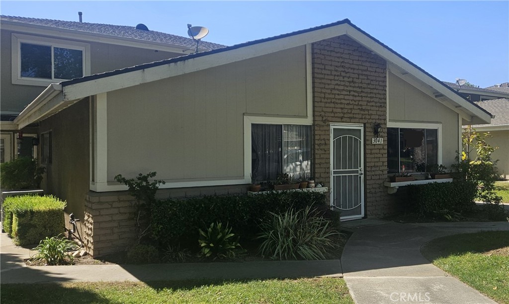 3041 Knollwood