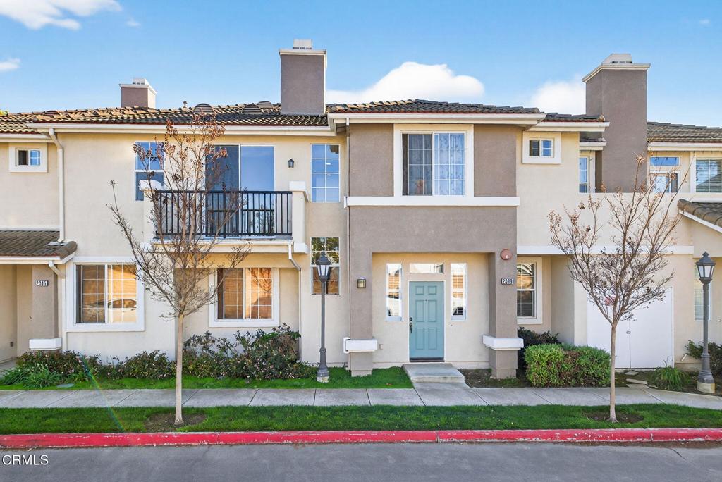 2389 Ventura Avenue
