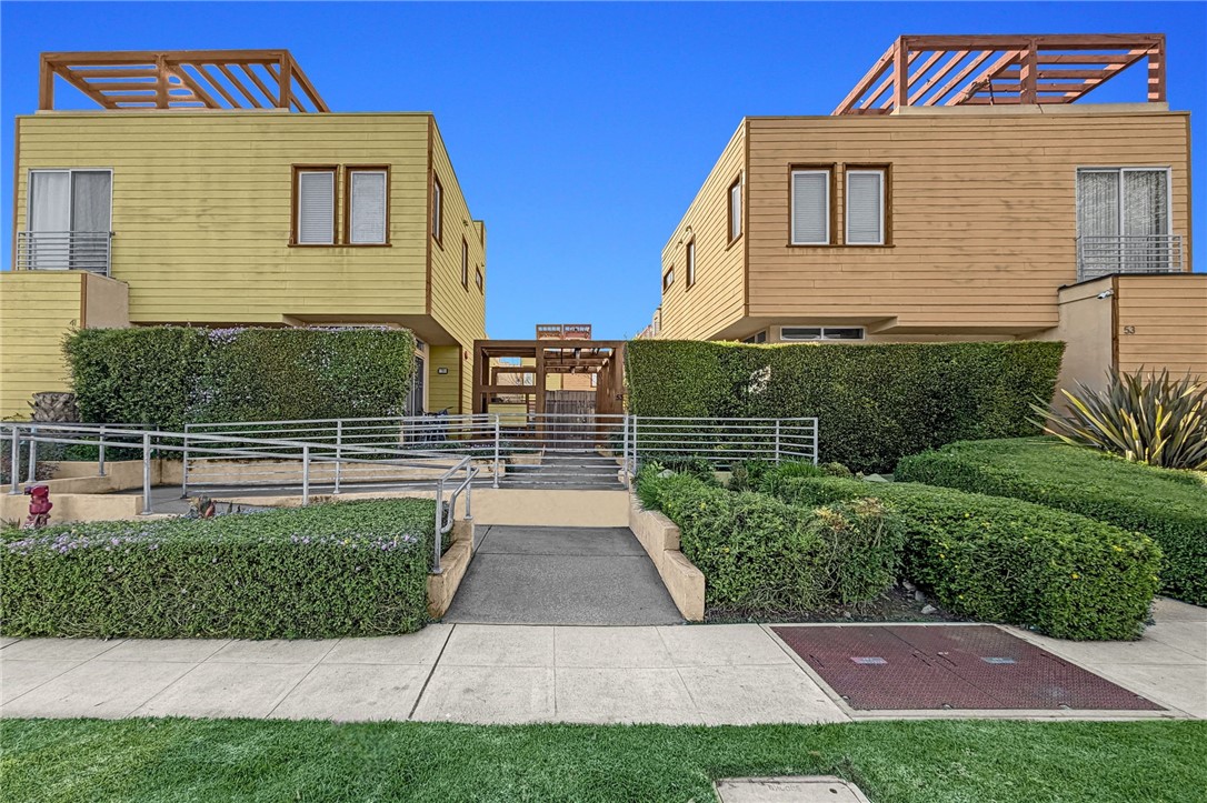 53 Oak Avenue