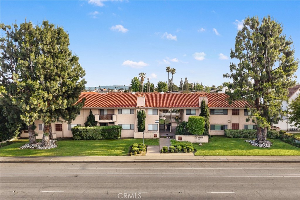 740 Huntington Drive