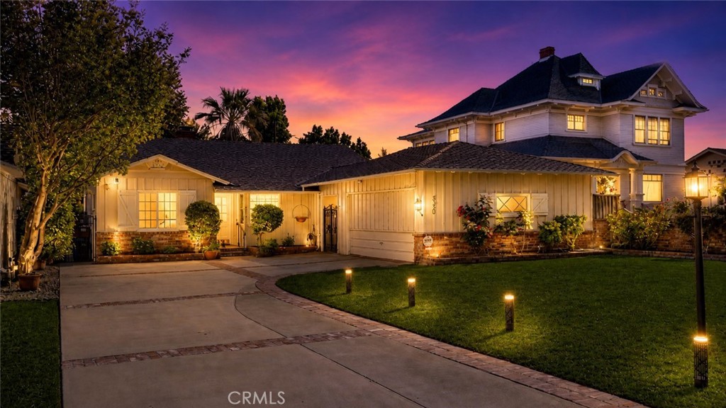 8350 Duarte