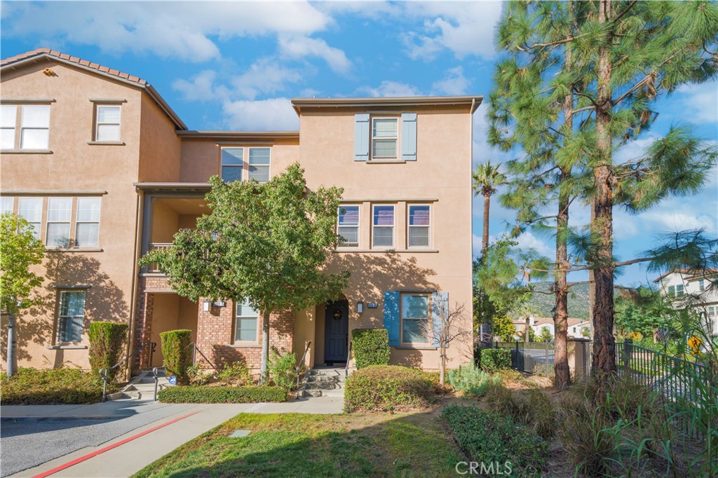 908 Bouquet Court