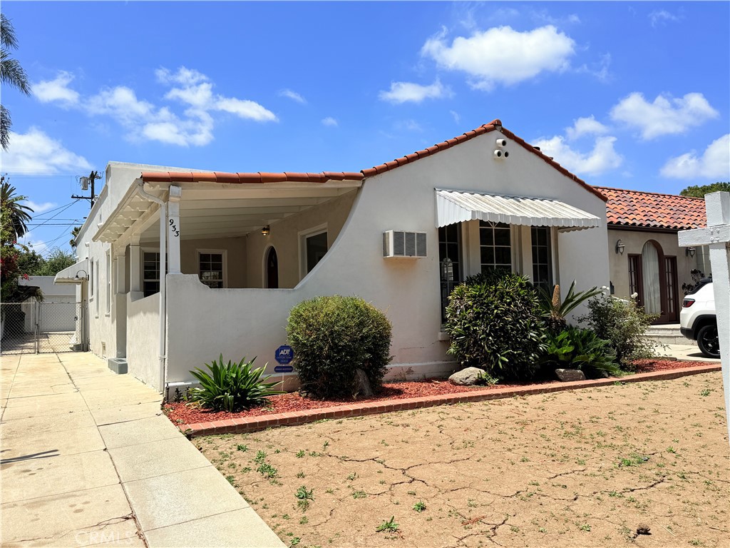 933 MULLEN Avenue