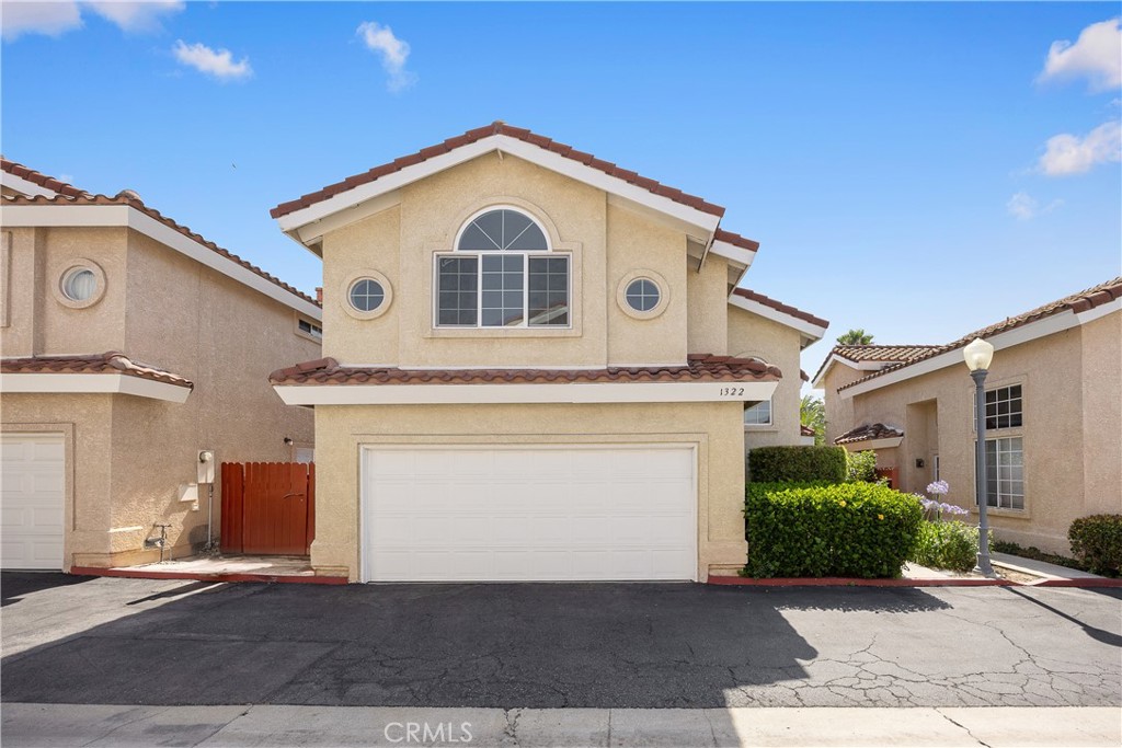 1322 Meadow Ln