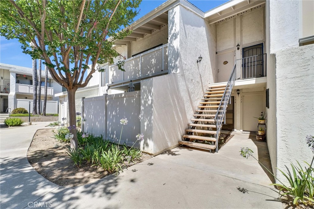 1042 La Habra Boulevard