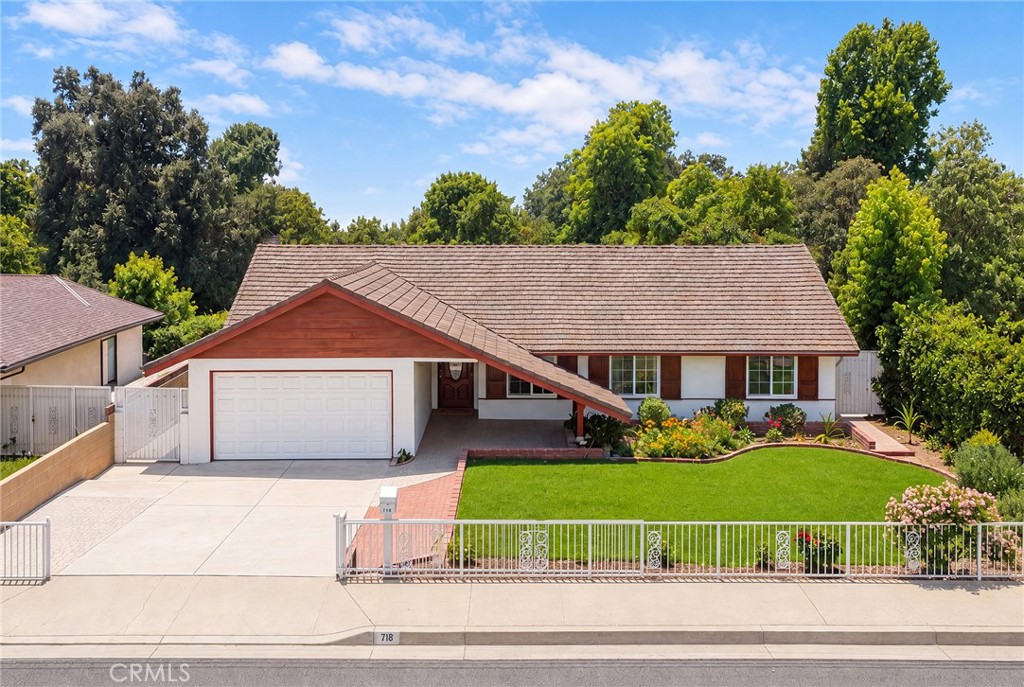 718 Camino Grove Avenue