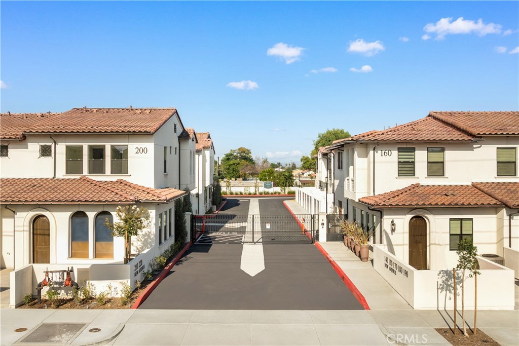 200 New Avenue