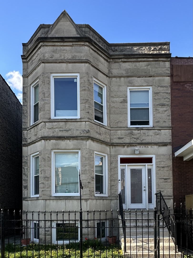 4424 Congress Parkway