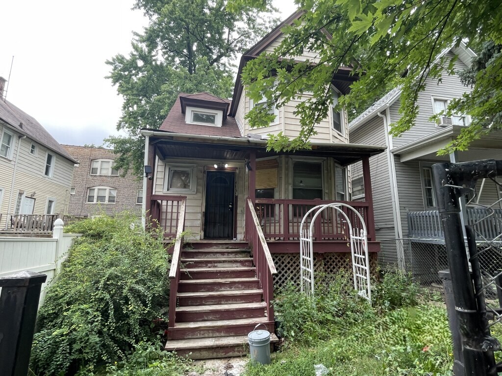 5252 Ferdinand Street