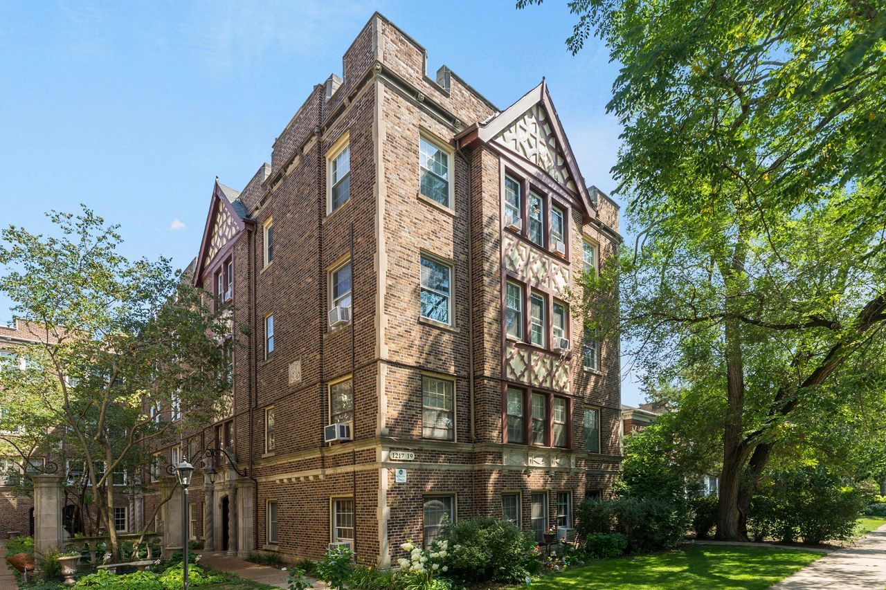 1217 Hull Terrace