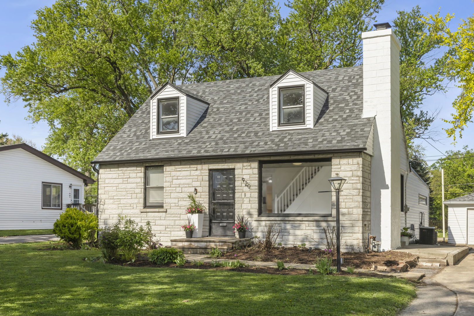 920 Hammerschmidt Avenue