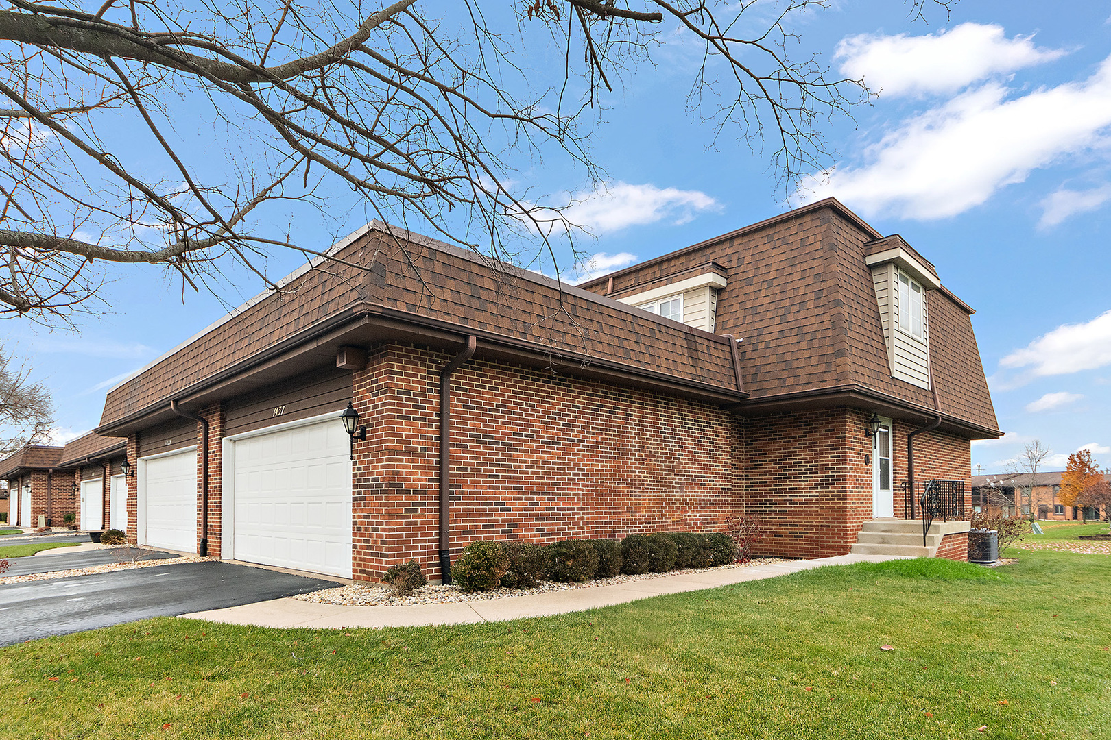 1437 Woodhollow Drive