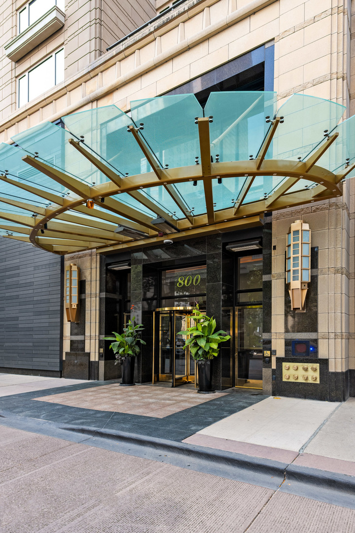 800 Michigan Avenue #PH64