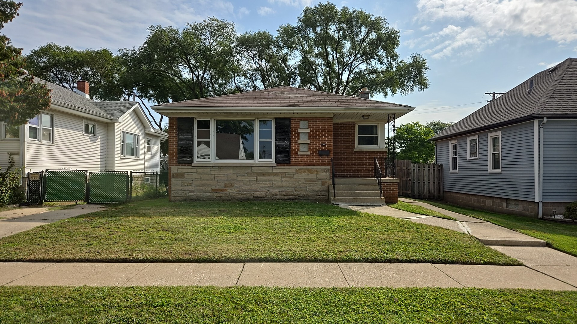 413 Greenbay Avenue